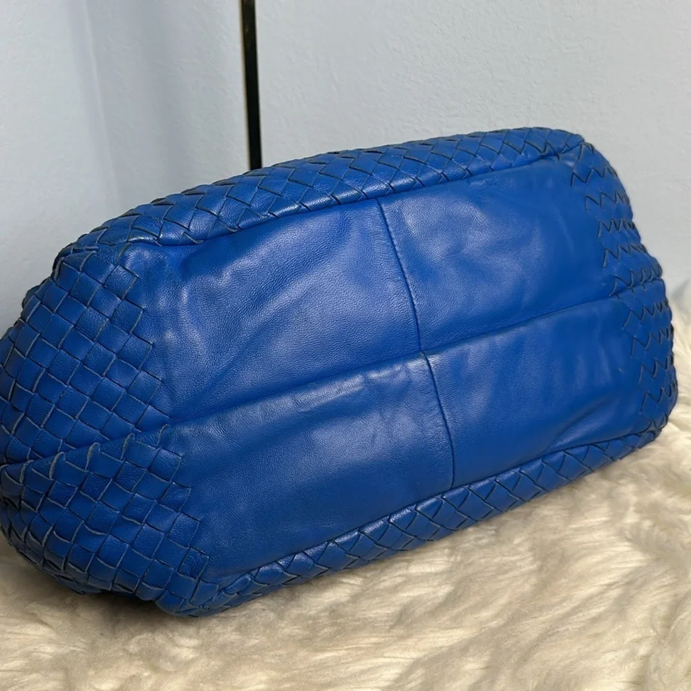 💯 Authentic. Bottega Veneta Leather Handbag🍀
